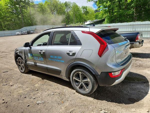2023 KIA NIRO LX