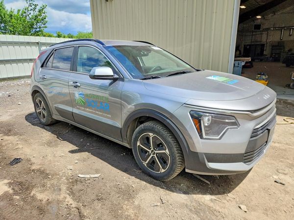 2023 KIA NIRO LX