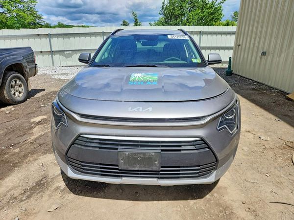 2023 KIA NIRO LX