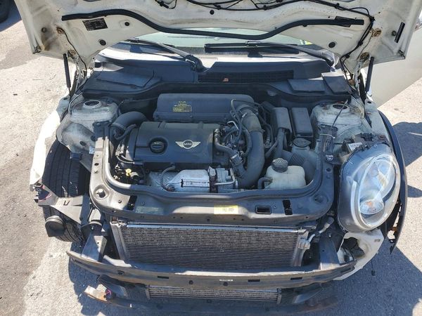 2014 MINI COOPER