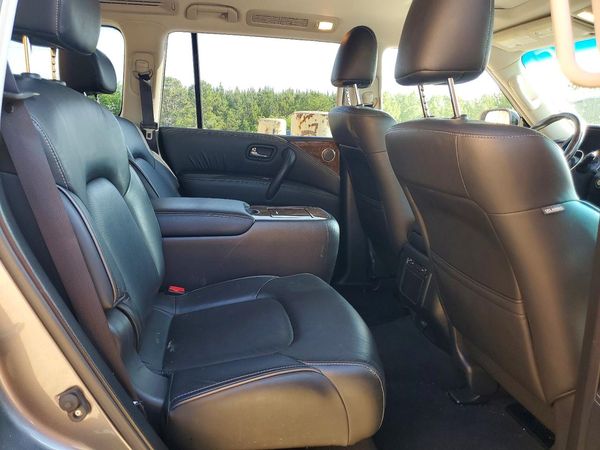 2017 INFINITI QX80