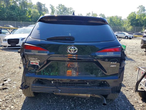 2024 TOYOTA COROLLA CROSS XLE — DIRR