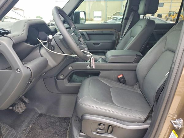 2025 LAND ROVER DEFENDER