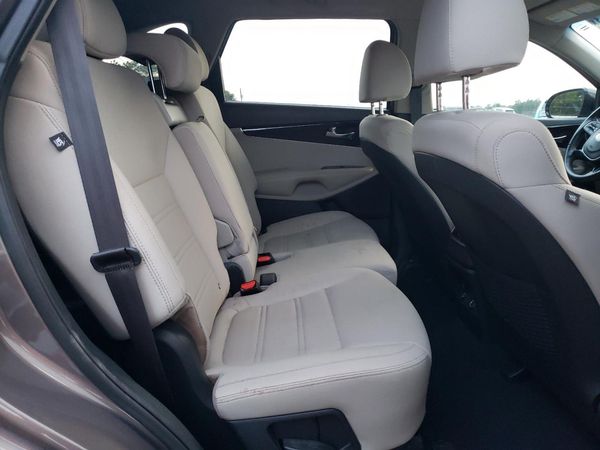 2019 KIA SORENTO L, LX, S