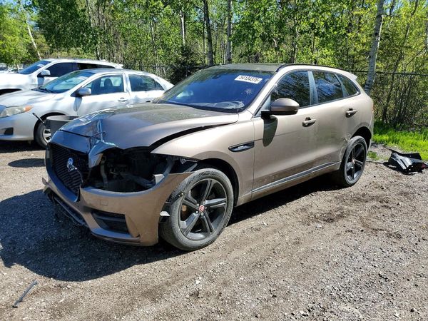 2017 JAGUAR F-PACE — DSFA — Front 3/4
