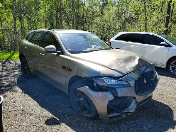 2017 JAGUAR F-PACE R-Sport — Passenger 3/4