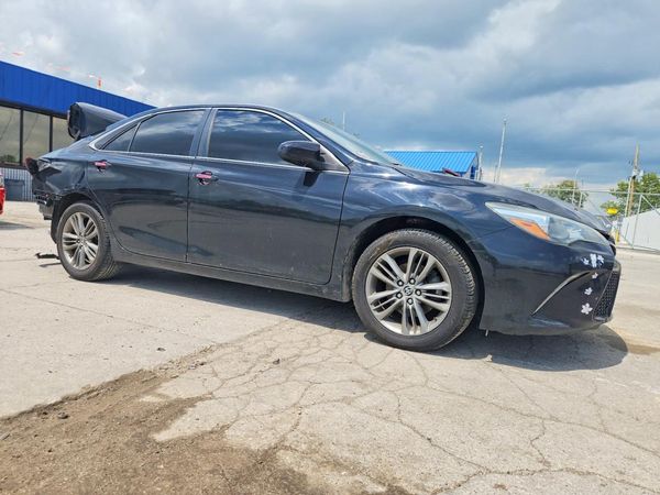 2015 TOYOTA CAMRY