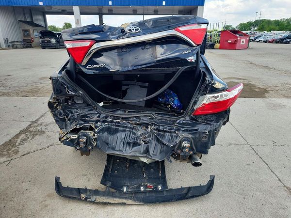 2015 TOYOTA CAMRY