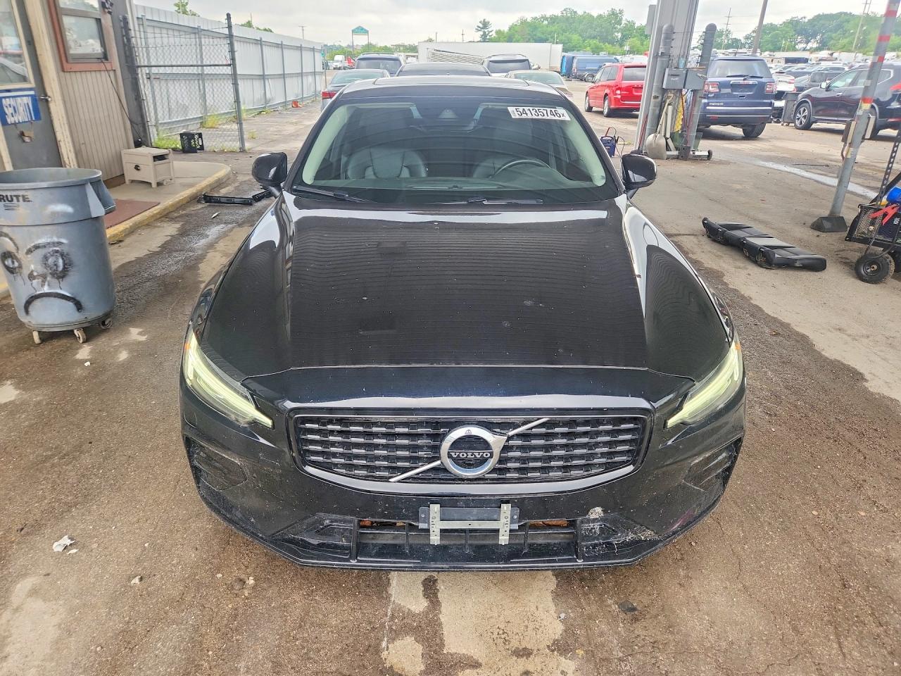 2022 VOLVO S60