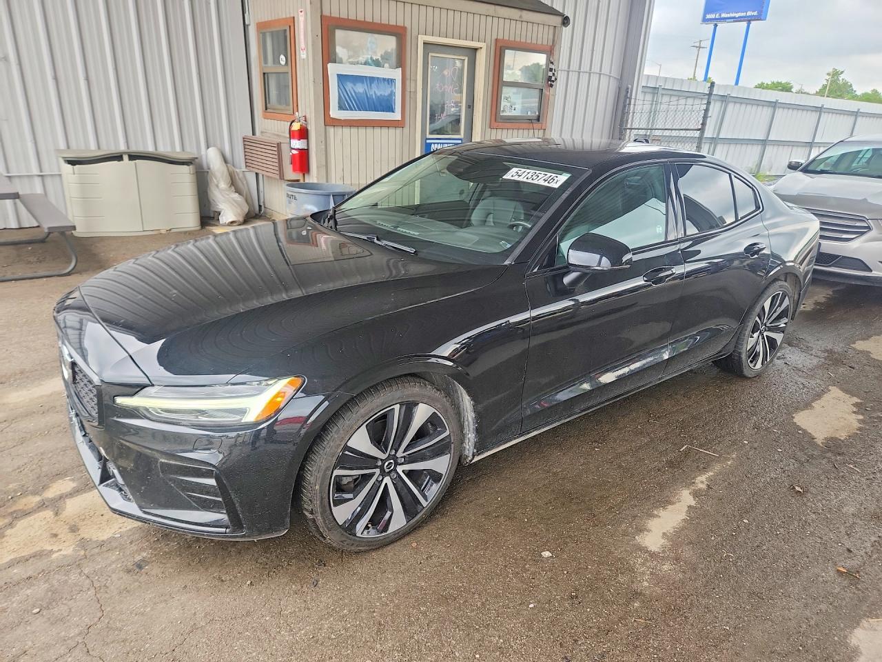2022 VOLVO S60