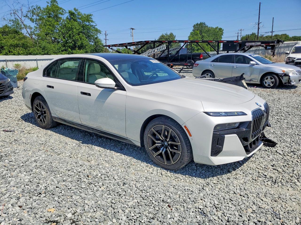2023 BMW 740