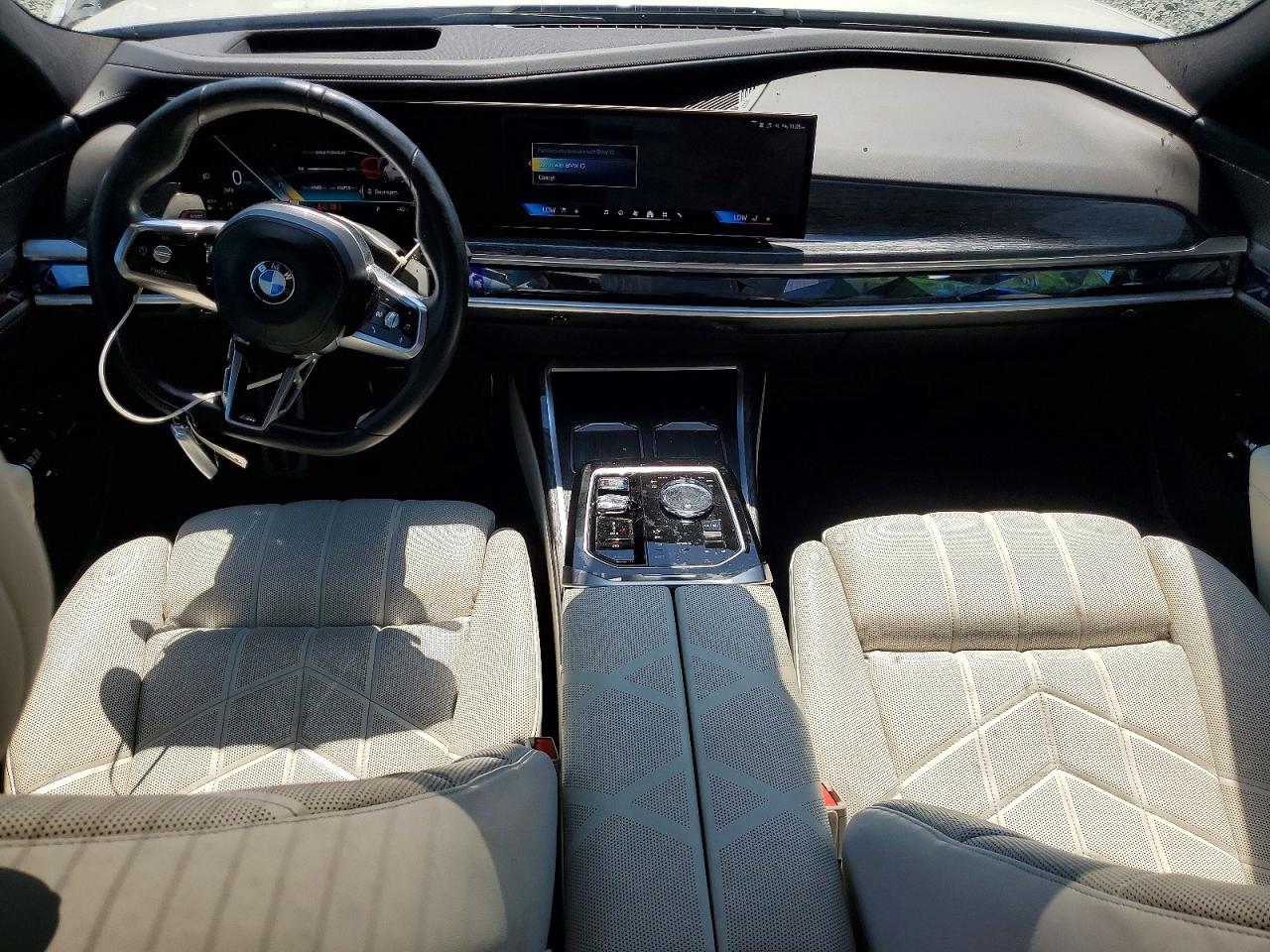 2023 BMW 740