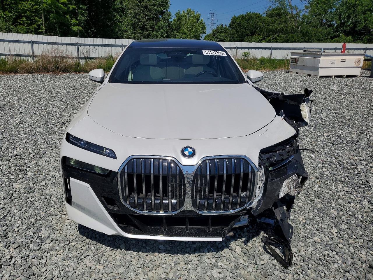 2023 BMW 740
