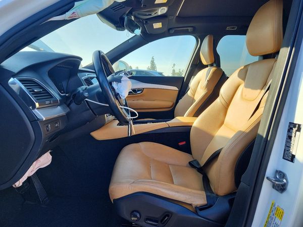2018 VOLVO XC90