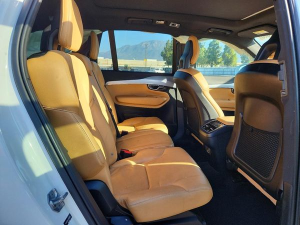 2018 VOLVO XC90