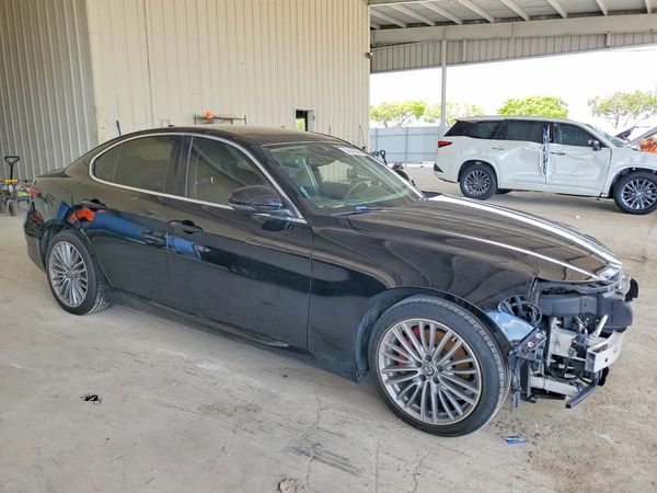 2018 ALFA ROMEO GIULIA TI RWD