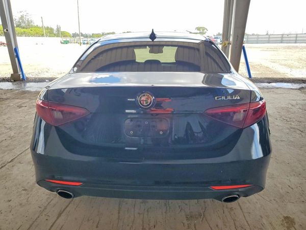 2018 ALFA ROMEO GIULIA TI RWD