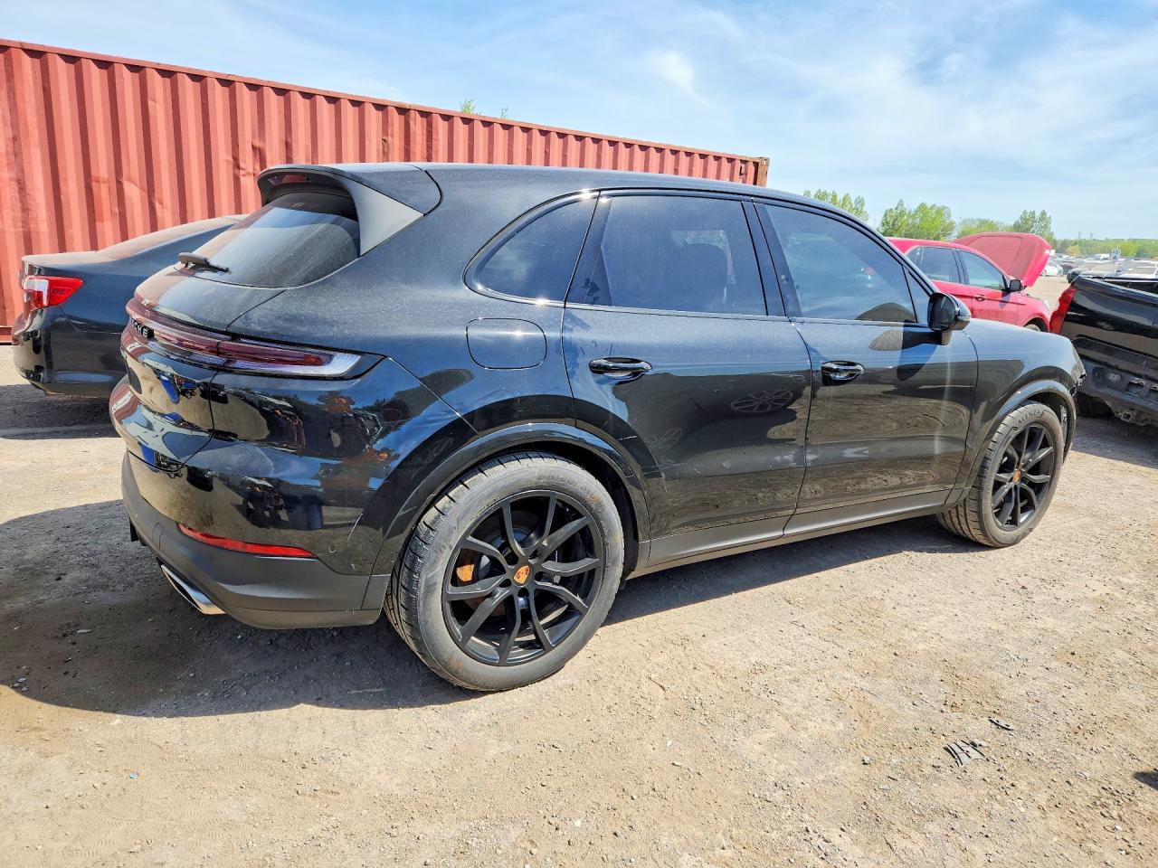 2025 PORSCHE CAYENNE