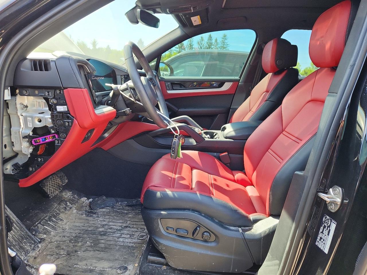 2025 PORSCHE CAYENNE
