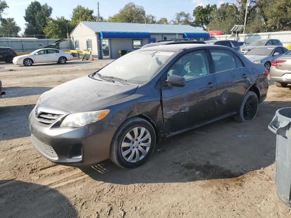 2013 TOYOTA COROLLA