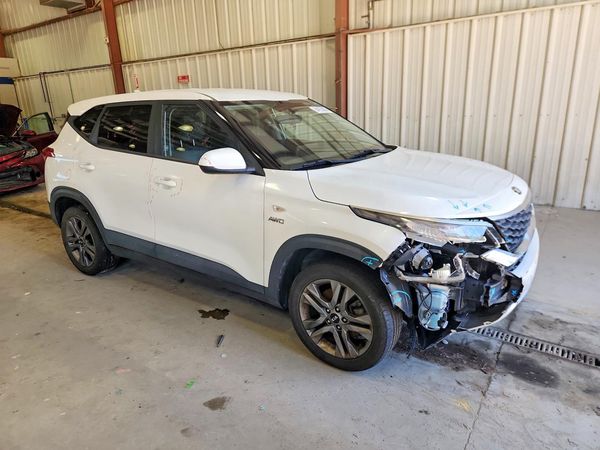 2021 KIA SELTOS LX — Passenger 3/4