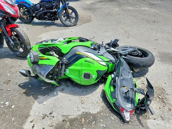 2025 KAWASAKI ZX1002 L