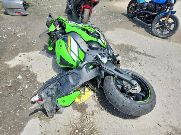 2025 KAWASAKI ZX1002 L
