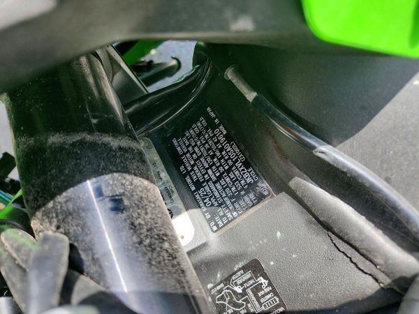 2025 KAWASAKI ZX1002 L