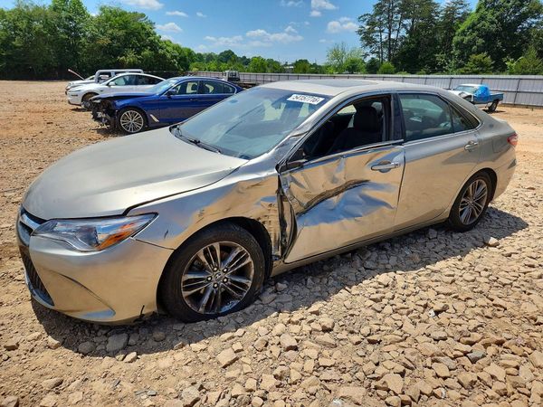 2016 TOYOTA CAMRY