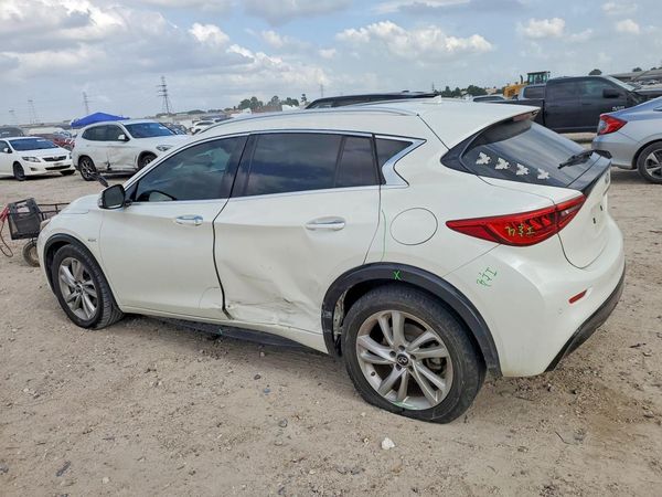 2017 INFINITI QX30