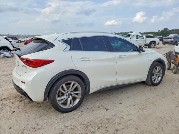2017 INFINITI QX30