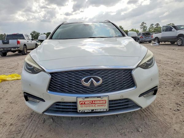 2017 INFINITI QX30