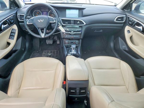 2017 INFINITI QX30
