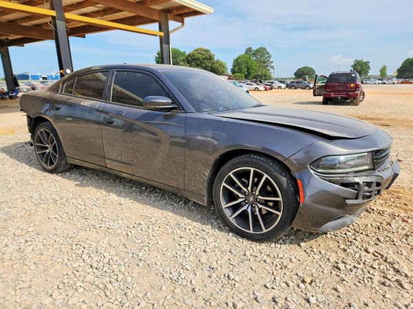 2017 DODGE CHARGER SXT