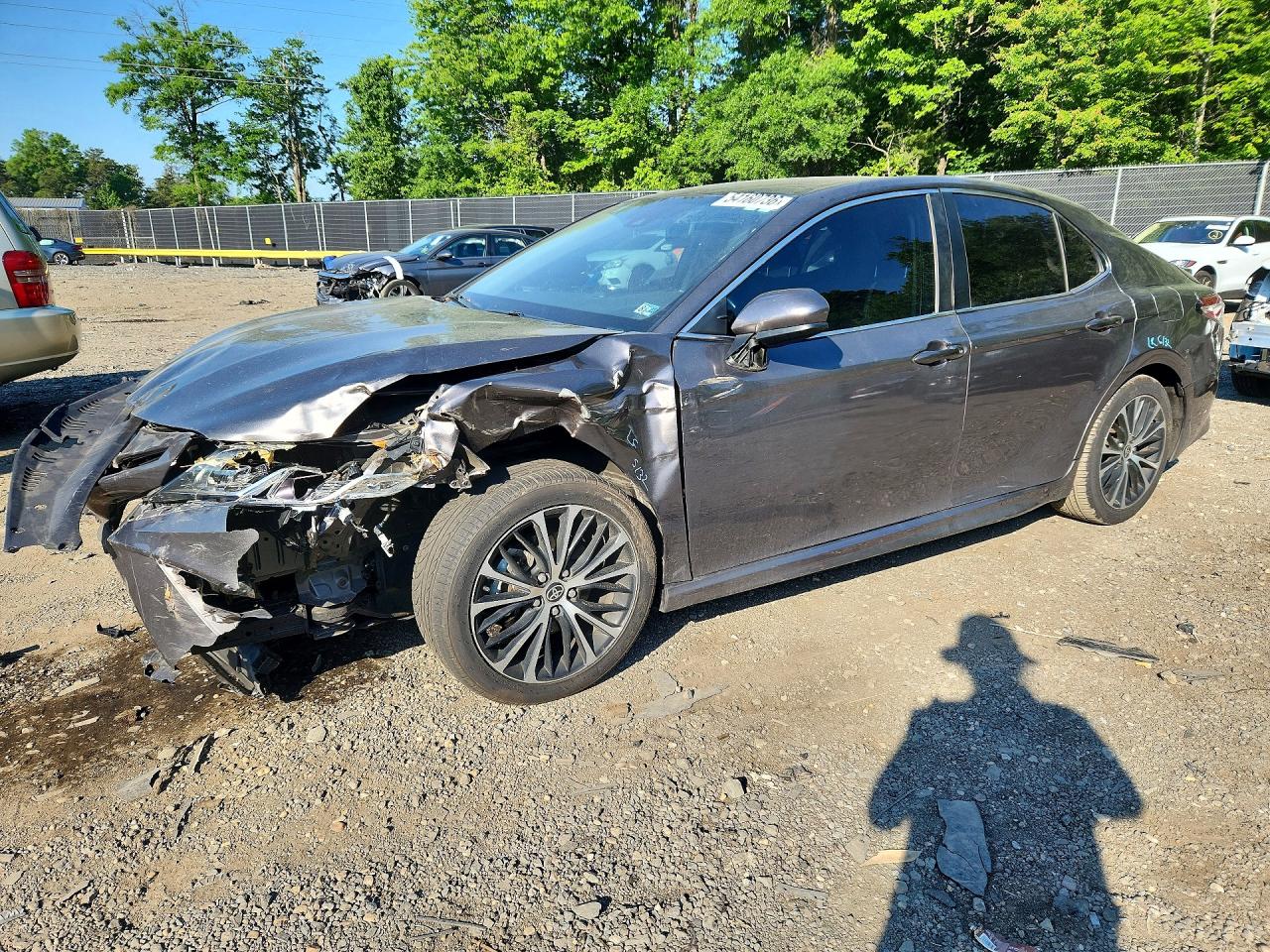2020 TOYOTA CAMRY SE — Front 3/4