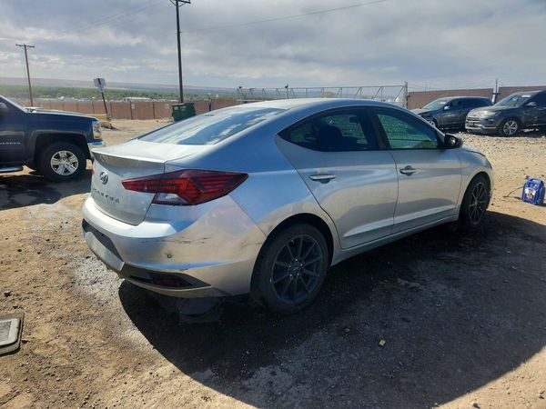 2020 HYUNDAI ELANTRA SE