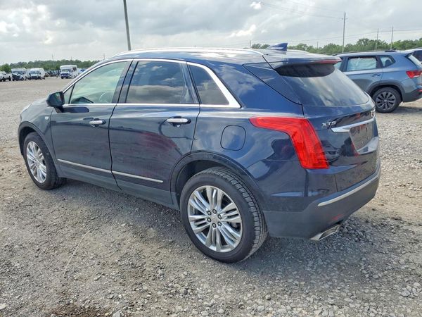 2017 CADILLAC XT5
