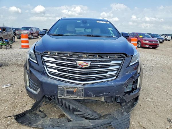 2017 CADILLAC XT5