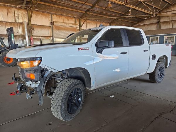 2023 CHEVROLET SILVERADO Trail Boss Custom — Front 3/4