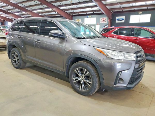 2019 TOYOTA HIGHLANDER LE/LE Plus