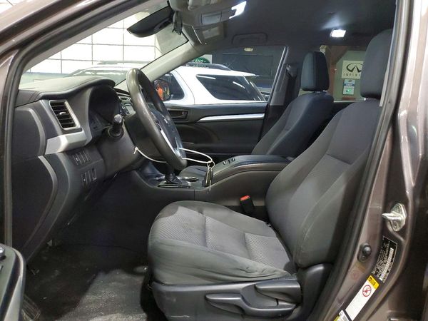 2019 TOYOTA HIGHLANDER LE/LE Plus