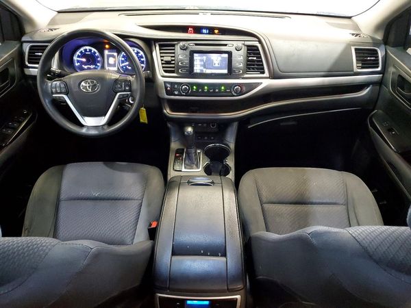 2019 TOYOTA HIGHLANDER LE/LE Plus