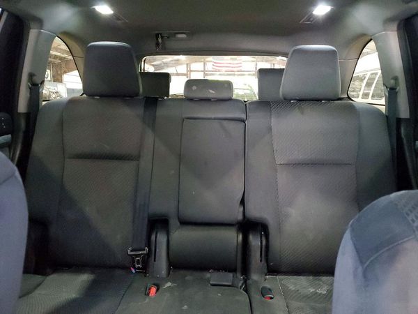 2019 TOYOTA HIGHLANDER LE/LE Plus