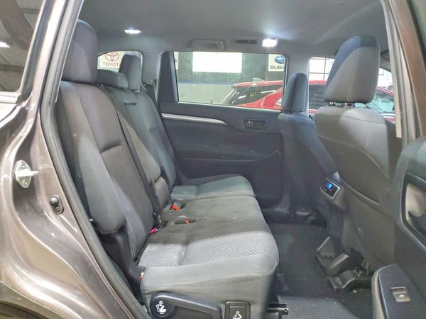 2019 TOYOTA HIGHLANDER LE/LE Plus