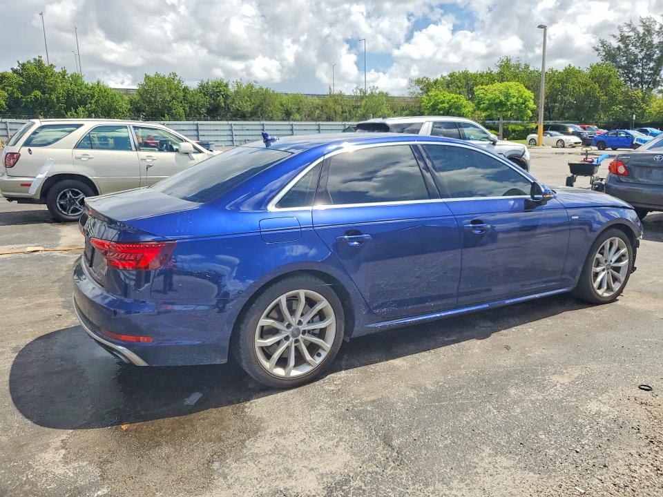 2019 AUDI A4 quattro Premium Plus