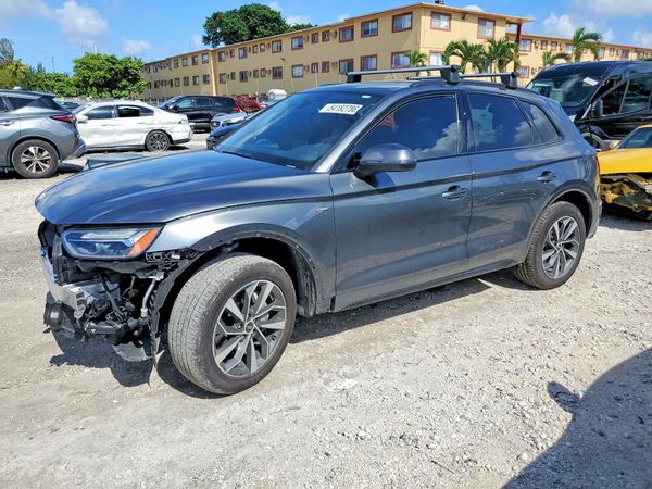 2024 AUDI Q5 S Line quattro Premium