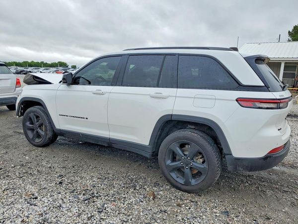 2023 JEEP GRAND CHEROKEE Laredo, Altitude