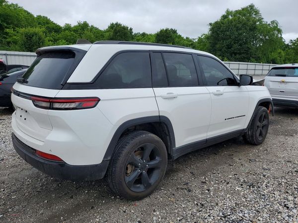2023 JEEP GRAND CHEROKEE Laredo, Altitude