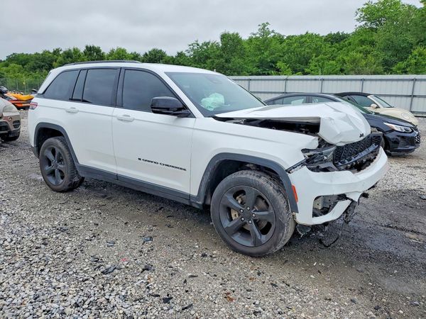 2023 JEEP GRAND CHEROKEE Laredo, Altitude