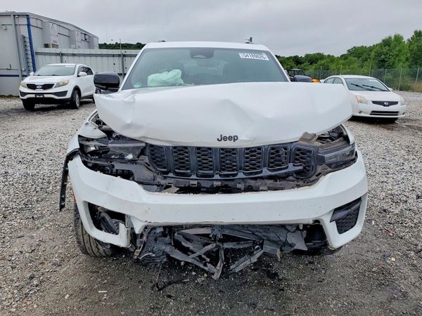 2023 JEEP GRAND CHEROKEE Laredo, Altitude